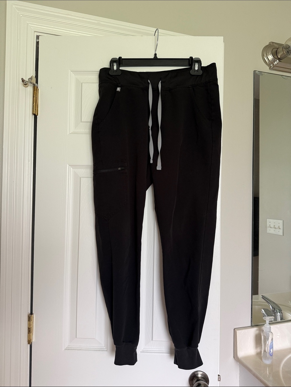 Women’s Figs Black Jogger scrub pants